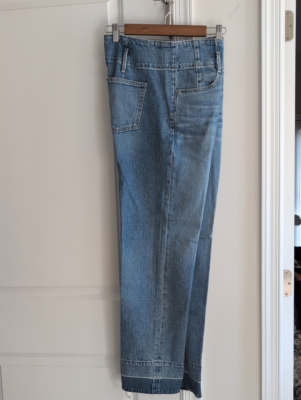 Ann Taylor Easy Straight Leg Blue Jeans Never Worn
